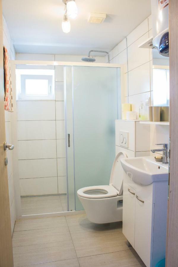 Apartment Verica In Duce - 20 Meters From The Beach Dugi Rat Extérieur photo