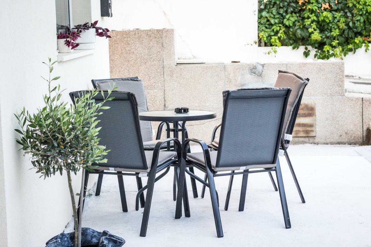 Apartment Verica In Duce - 20 Meters From The Beach Dugi Rat Extérieur photo
